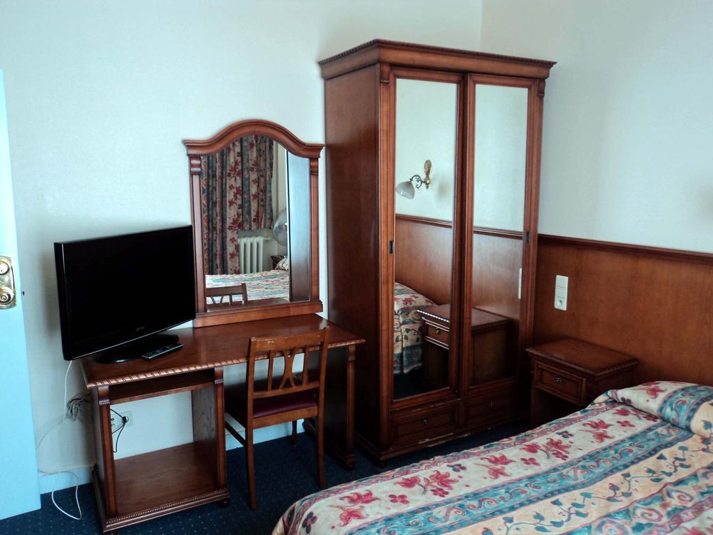 Hotel Continental Saint-Gilles Стая снимка