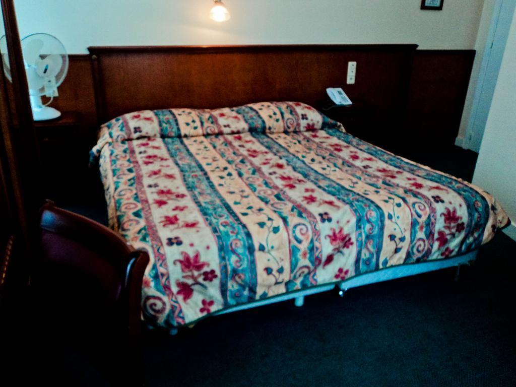 Hotel Continental Saint-Gilles Стая снимка