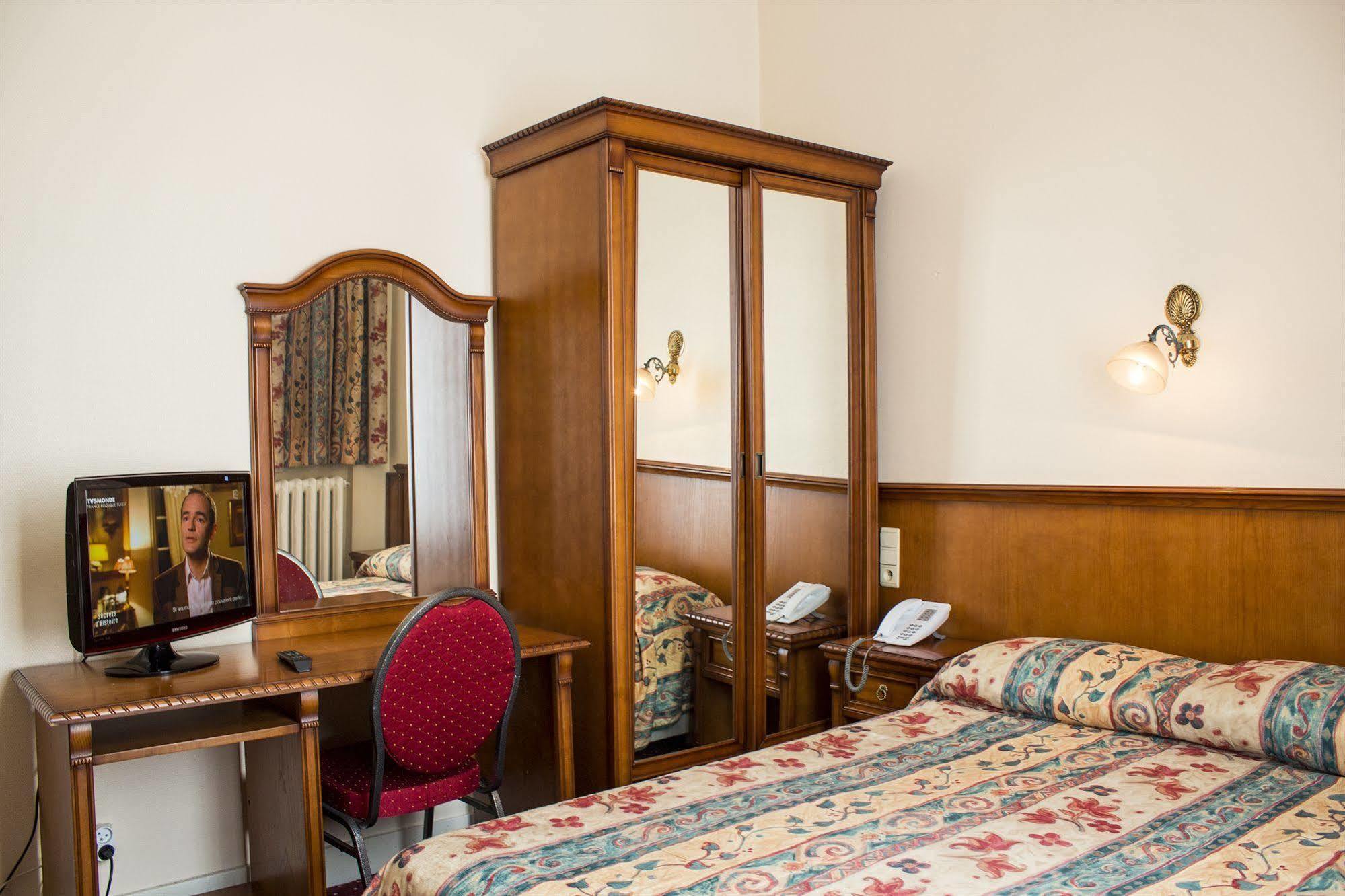 Hotel Continental Saint-Gilles Екстериор снимка