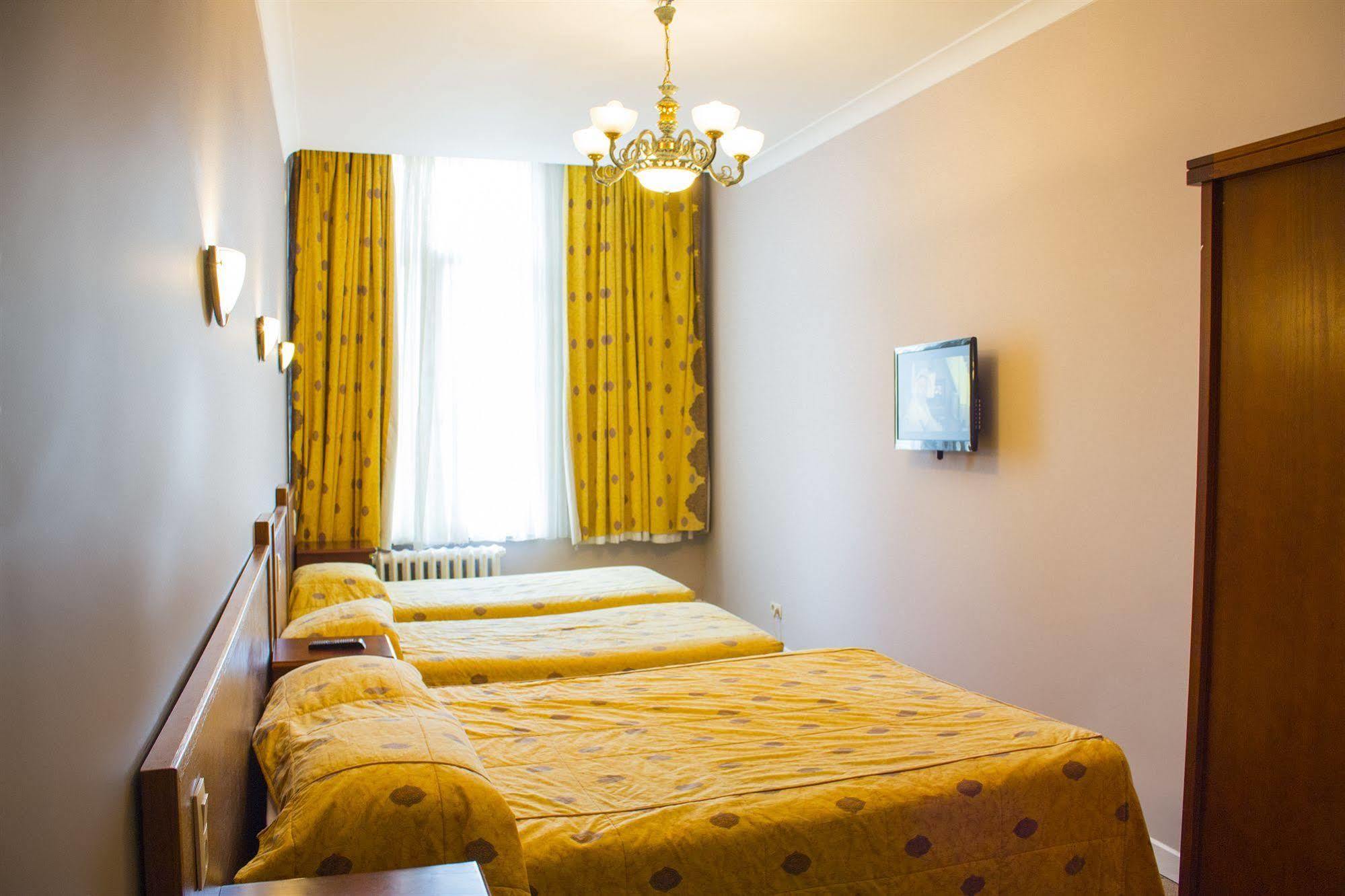 Hotel Continental Saint-Gilles Екстериор снимка