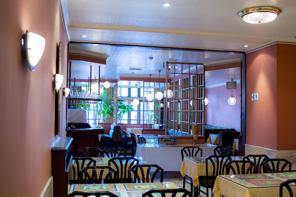 Hotel Continental Saint-Gilles Екстериор снимка